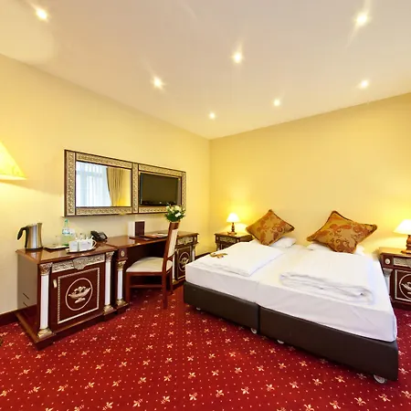 Hotel Unique Hauptbahnhof 4*