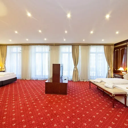 Unique Hauptbahnhof Hotel