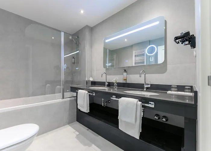 Unique Hauptbahnhof Hotel 4*