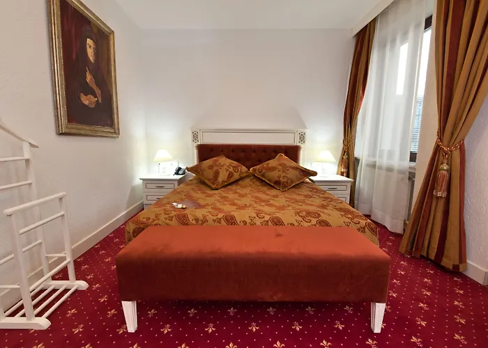 Hotel Unique Hauptbahnhof 4*