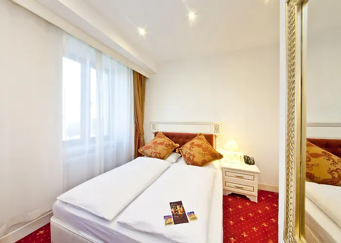 Hotel Unique Hauptbahnhof 4*