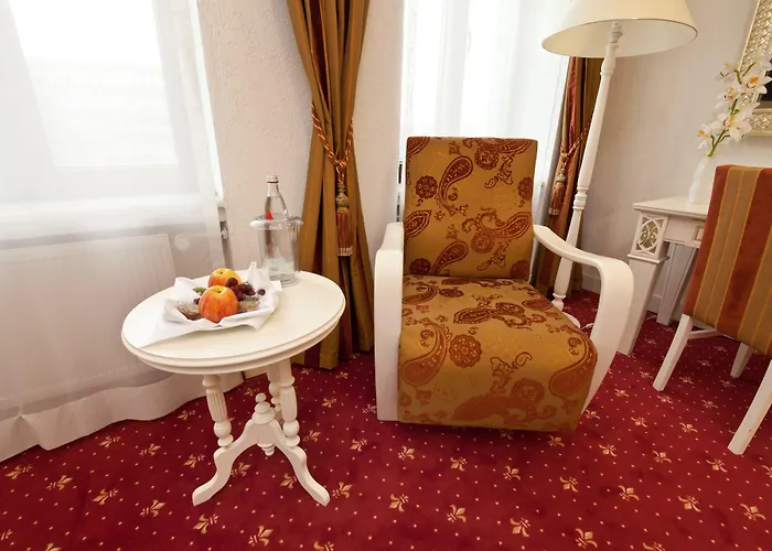 Hotel Unique Hauptbahnhof 4*