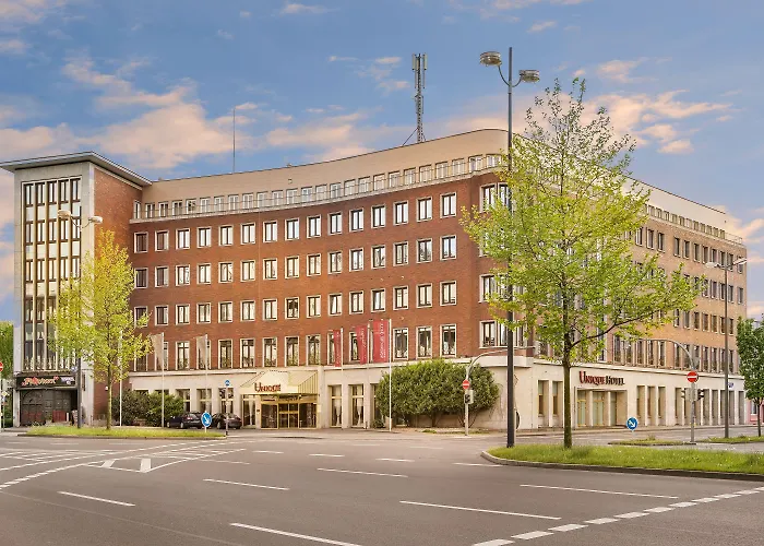 Unique Hauptbahnhof Hotel 4*