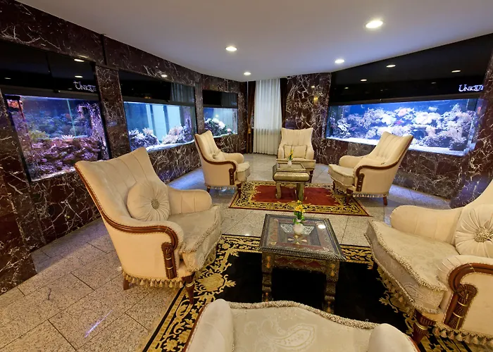 Hotel Unique Hauptbahnhof 4*