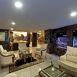 Unique Hauptbahnhof Hotel 4*