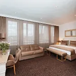 Unique Hauptbahnhof Hotel