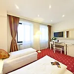 Unique Hauptbahnhof 4* Dortmund