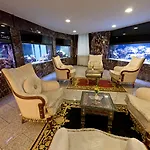 Hotel Unique Hauptbahnhof 4*