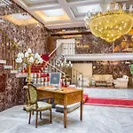 Unique Hauptbahnhof Hotel 4*
