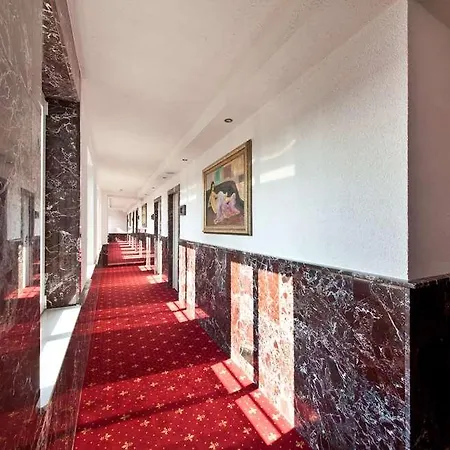 Unique Hauptbahnhof Hotel