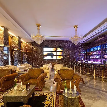 Hotel Unique Hauptbahnhof 4*
