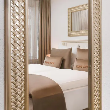 Unique Hauptbahnhof 4*