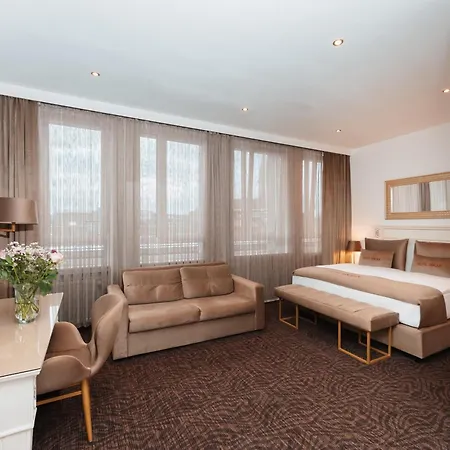 Unique Hauptbahnhof Hotel
