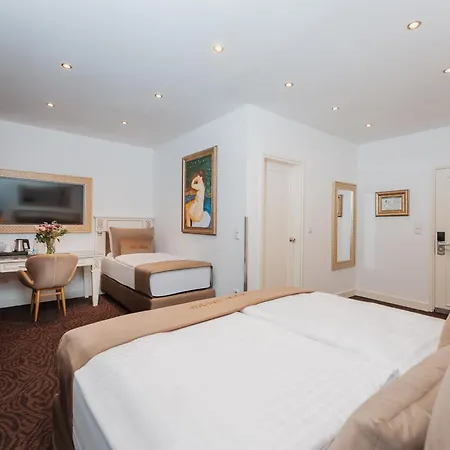 Unique Hauptbahnhof Hotel