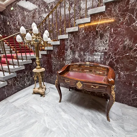 Hotel Unique Hauptbahnhof 4*