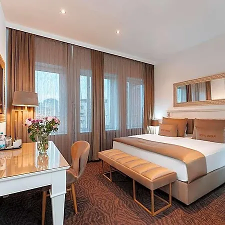 Unique Hauptbahnhof 4*