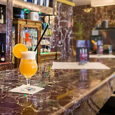Hotel Unique Hauptbahnhof 4*