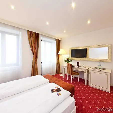 Hotel Unique Hauptbahnhof 4*