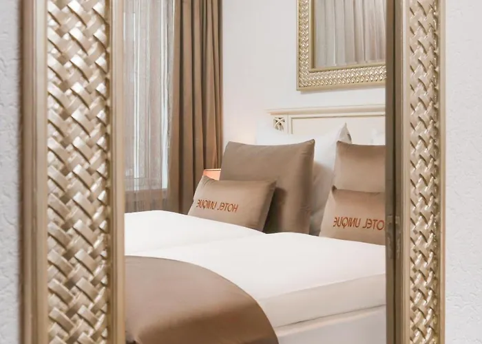 Unique Hauptbahnhof 4*