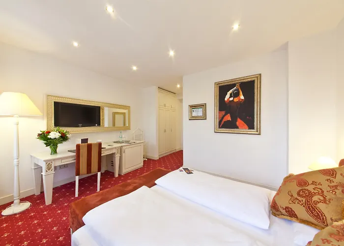 Hotel Unique Hauptbahnhof 4*