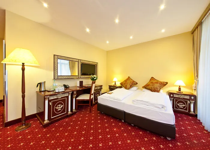 Hotel Unique Hauptbahnhof 4*