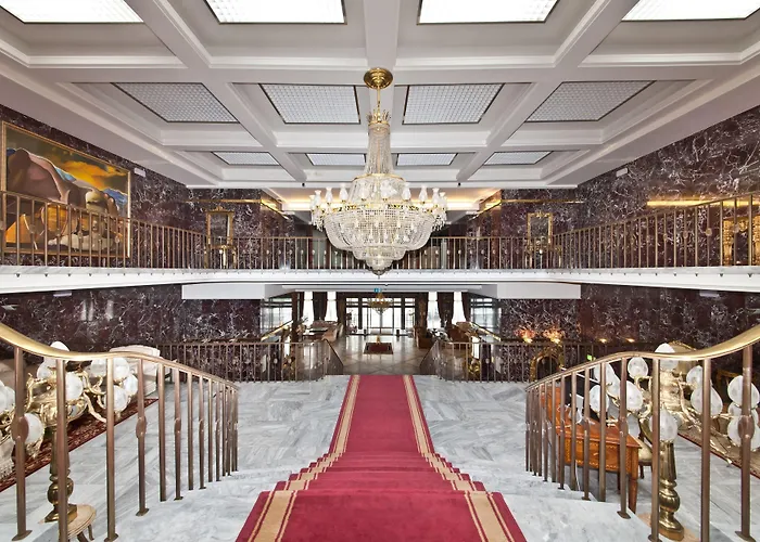 Unique Hauptbahnhof 4*