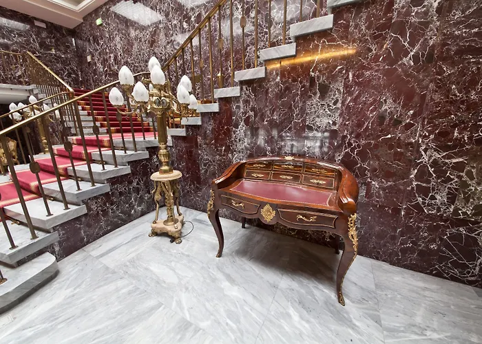 Hotel Unique Hauptbahnhof 4*