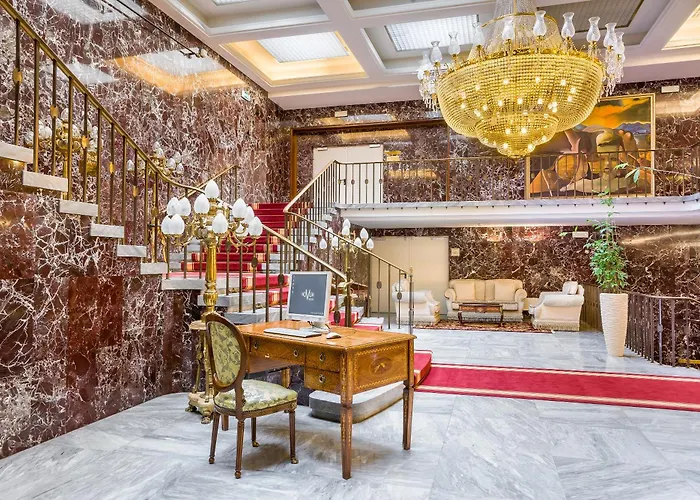 Unique Hauptbahnhof Hotel 4*